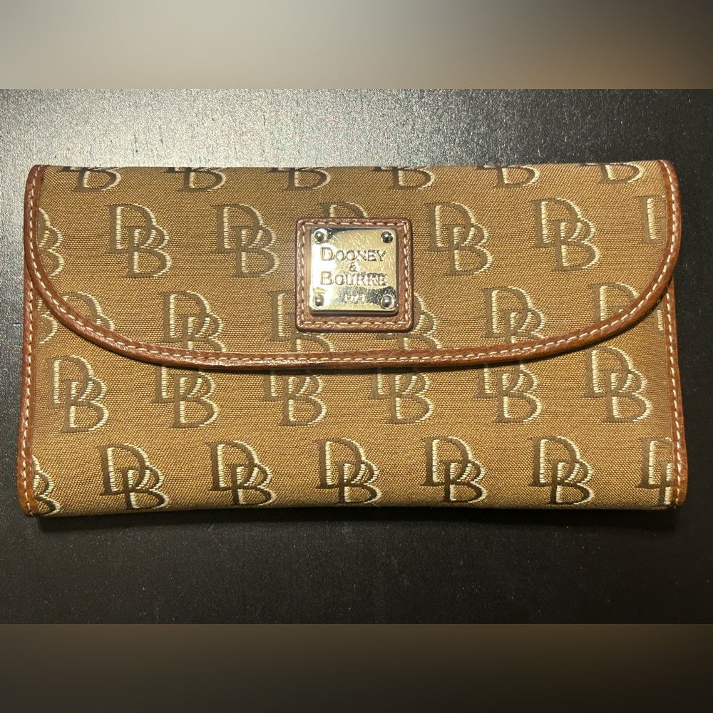 Dooney & Bourke Tan Monogram Clutch W/ Removable Check Book Cover EUC